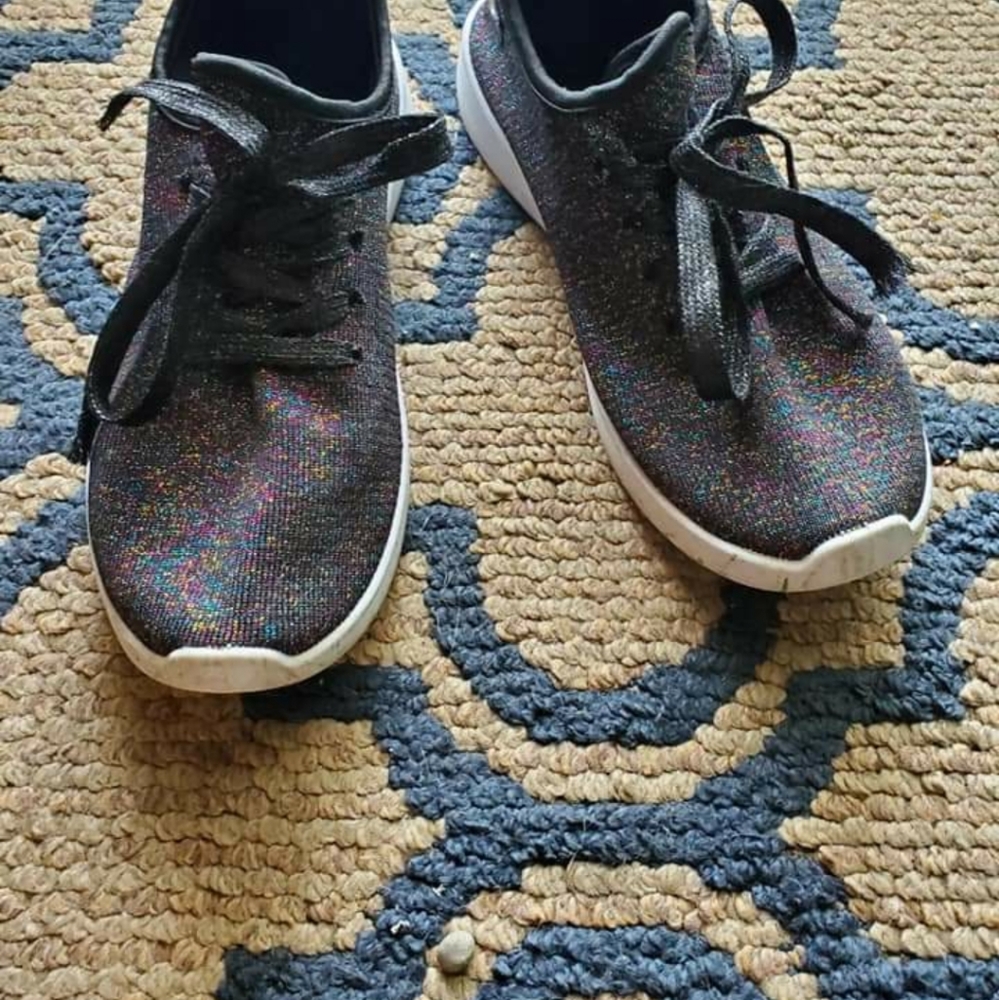 Women's size 8 black sparkle sneakers